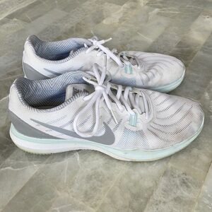 Nike Training TR7 sneaker white sz 9.5